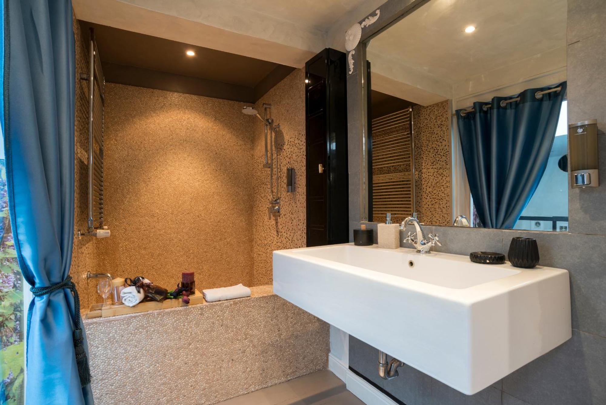 Luxury Piazza Di Spagna Escape With Terrace And Private Spa Рим Екстер'єр фото